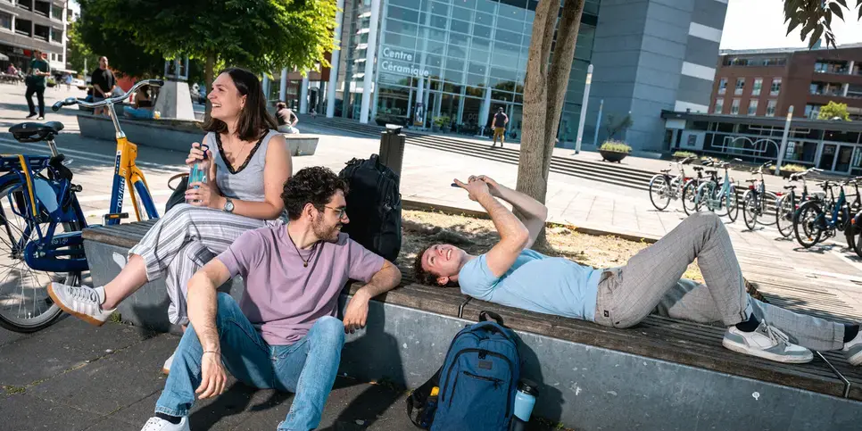 Zuyd Hogeschool studenten in Maastricht Centre Ceramique