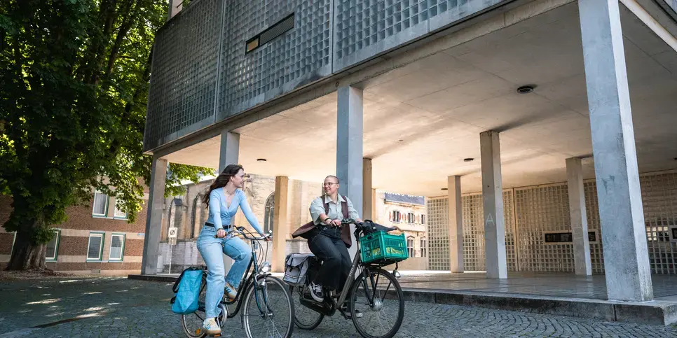 Fietsen Binnenplaats Tegenlicht Zuyd Hogeschool Maastricht