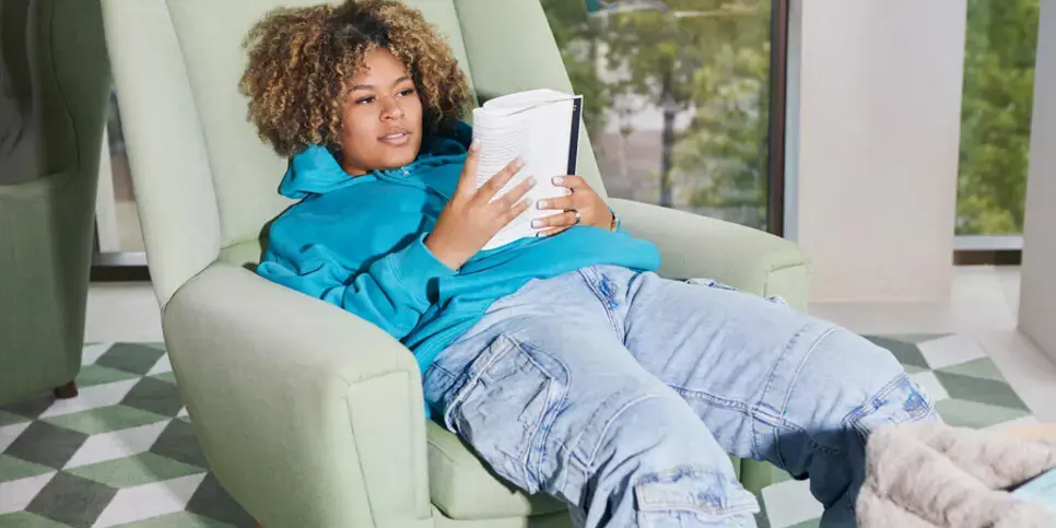  Zuyd Hogeschool student relax boek studentlife