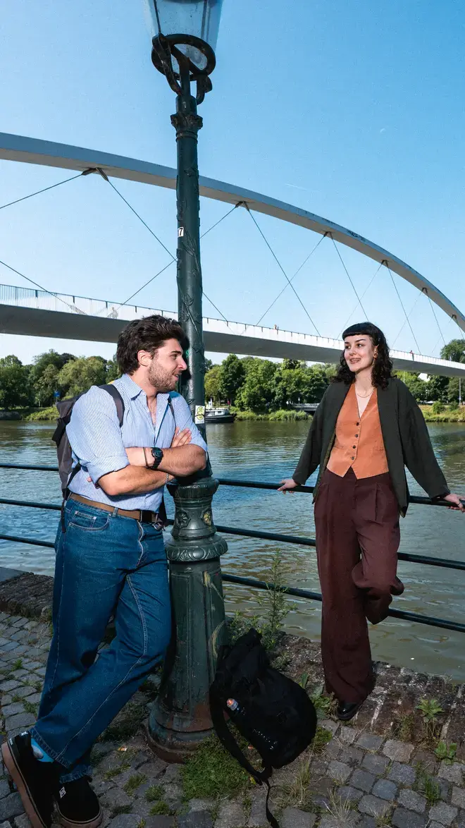 Zuyd Hogeschool studenten bij de brug Centre Ceramique Maastricht