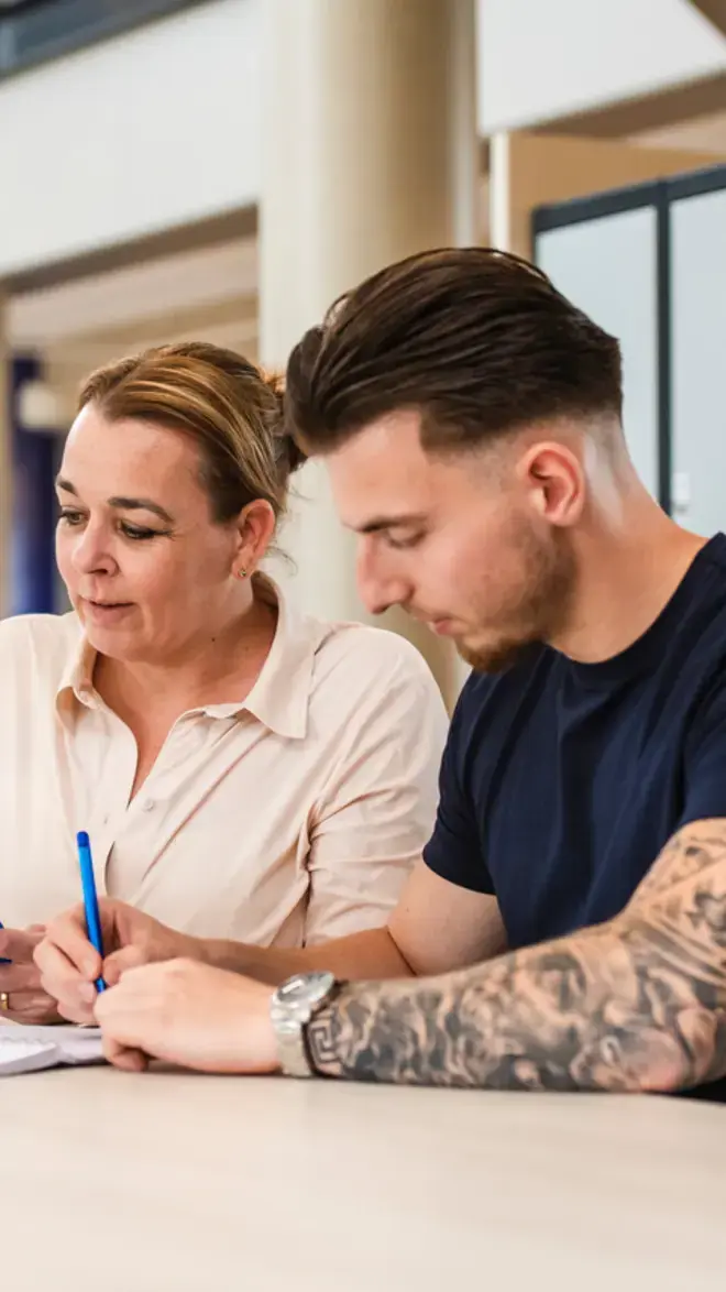 Facility Management ad - docent legt uit