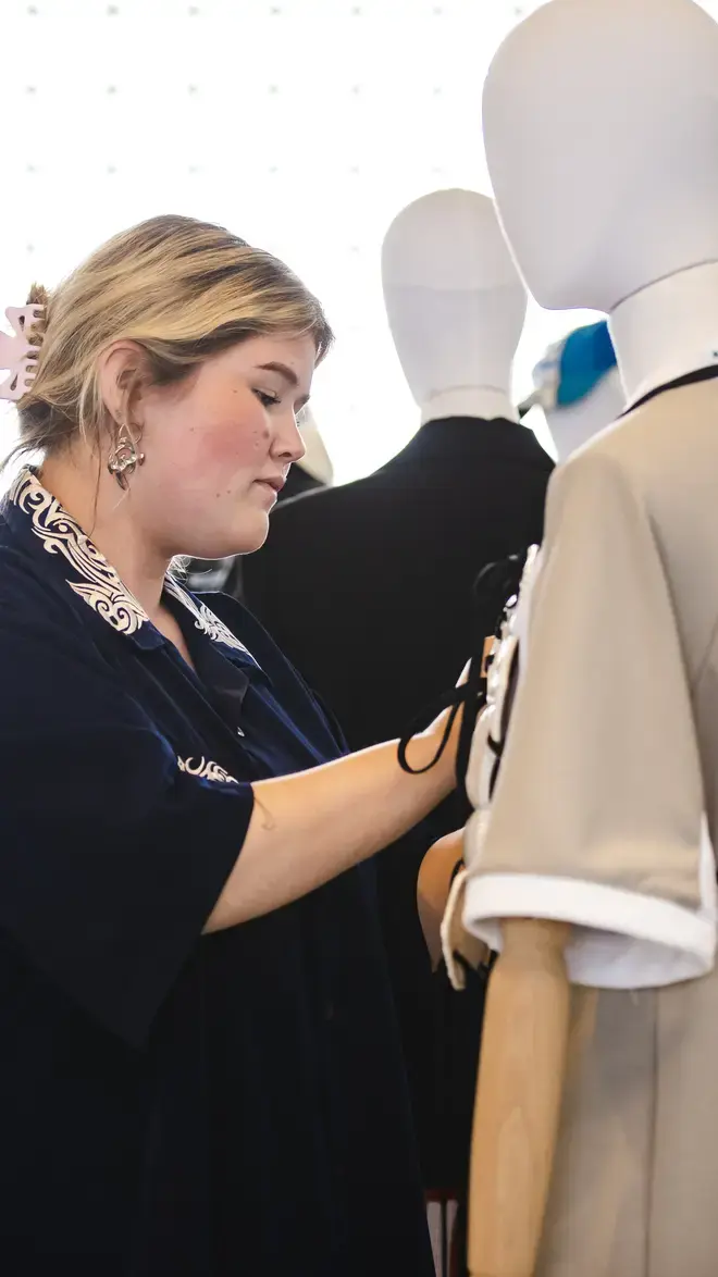 Vormgeving Design - student en paspop