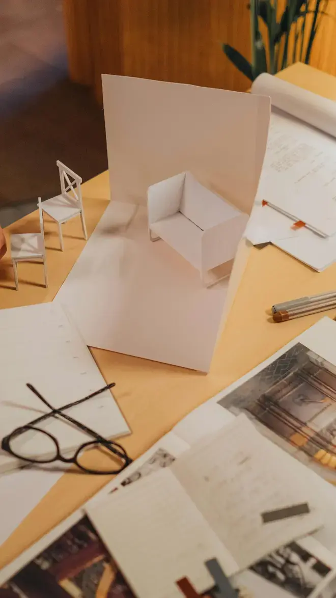 Vormgeving - architectuur en interieur - bureau met werk