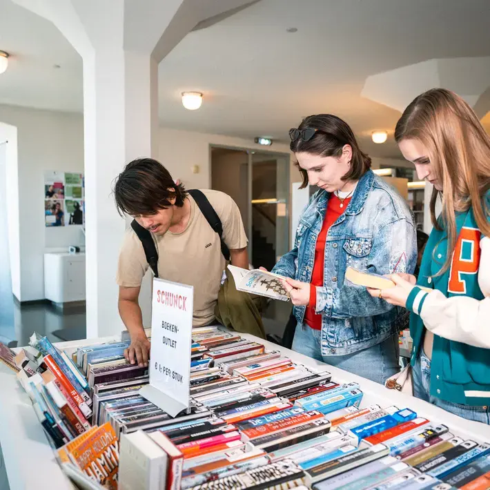 Slices of student life glaspaleis