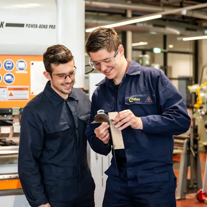 Engineering - studenten in werkplaats