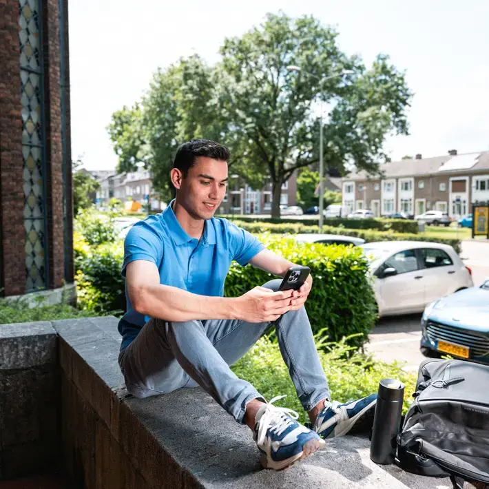 Zuyd Hogeschool student muurtje telefoon maastricht