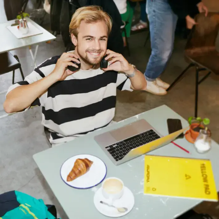  Zuyd Hogeschool student ontbijt koptelefoon studentlife
