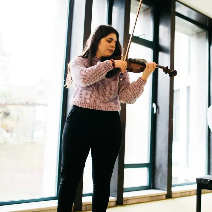 muziek klassiek studemte roze trui