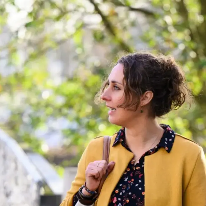 Zuyd Professional mensen buiten in gesprek.jpg