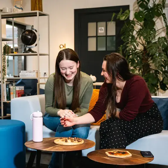 Internationale Communicatie en Talen twee meiden