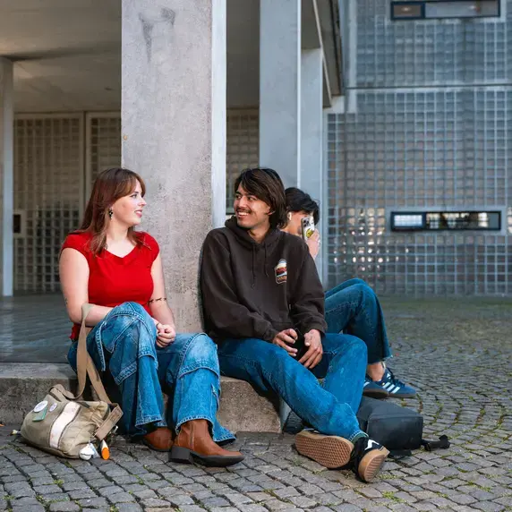 Kolom Zittend ArmenOmElkaar Zuyd Hogeschool Maastricht