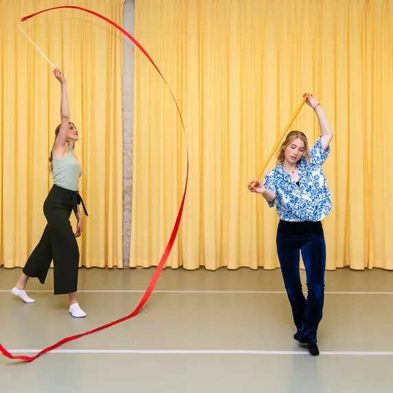 Vaktherapie - dans studenten met lint