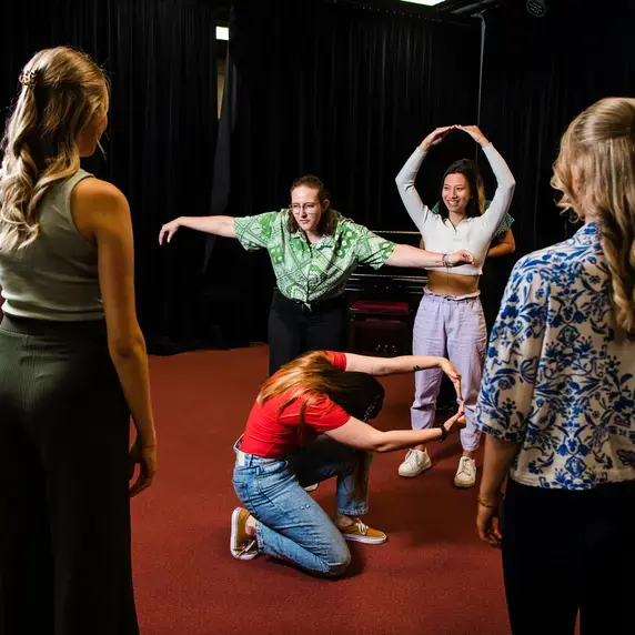 Vaktherapie - toneel groep studenten