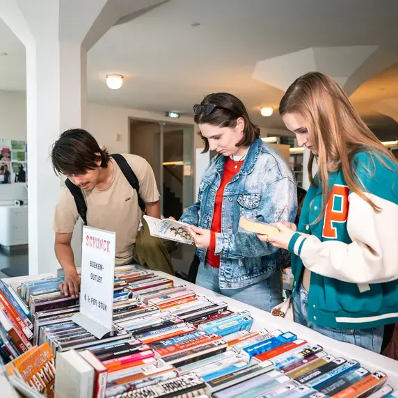  Zuyd Hogeschool studenten boeken outlet heerlen