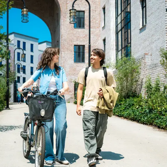  Zuyd Hogeschool studenten lopen heerlen