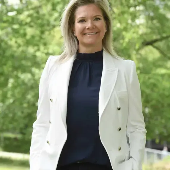 Professional Maud Doveren