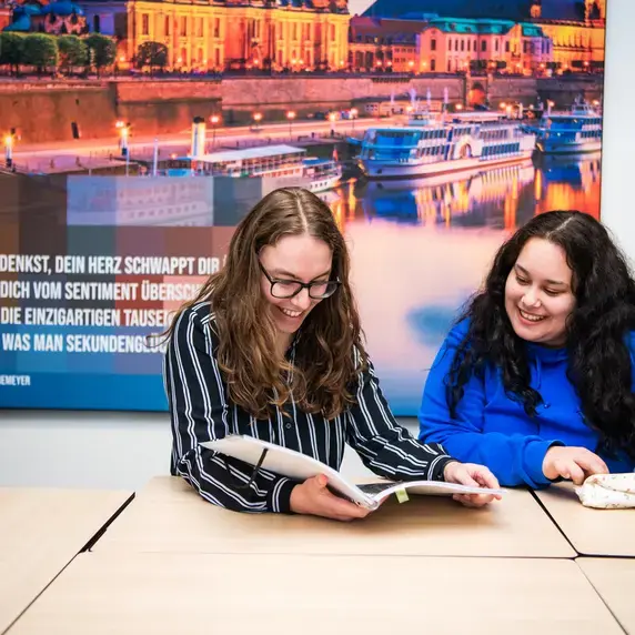 Vertaalacademie Duits vertaler tolk.jpg