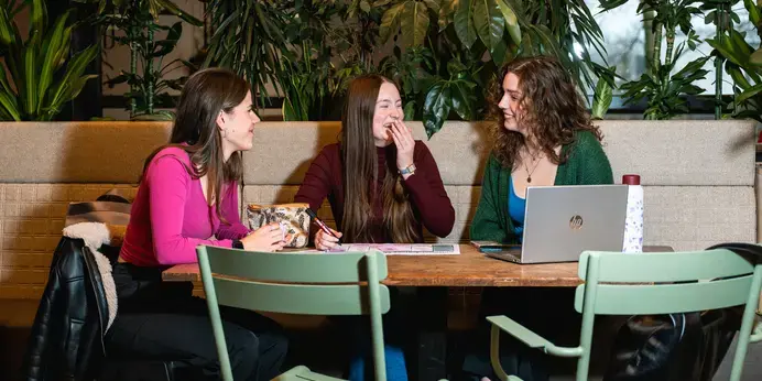 Internationale Communicatie en Talen groep meiden