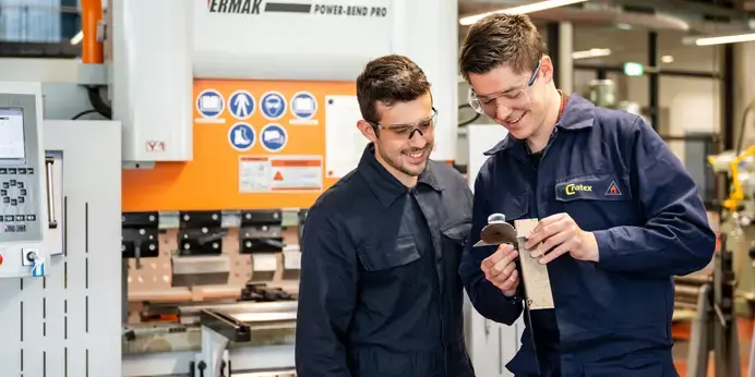 Engineering - studenten in werkplaats