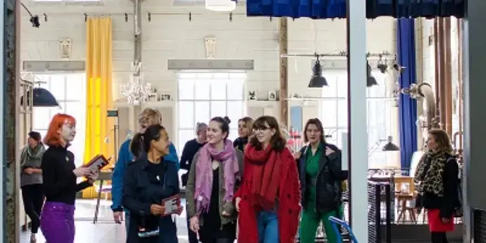 IArts studentes in expo ruimte 400x400.jpg