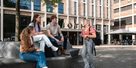 Gesprek Buiten Bankje Zuyd Hogeschool Sittard