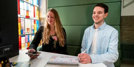 Vertaalacademie jongen en meid