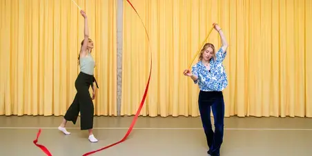 Vaktherapie - dans studenten met lint