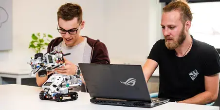 ict - student achter laptop