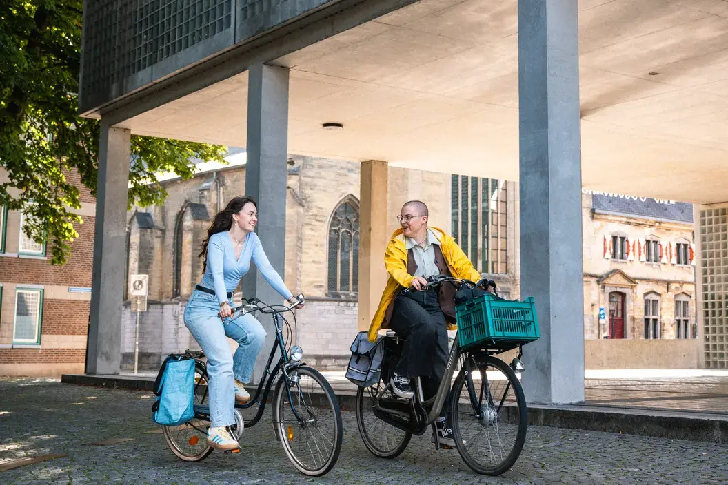 Fietsen Binnenplaats Lachend Zuyd Hogeschool Maastricht