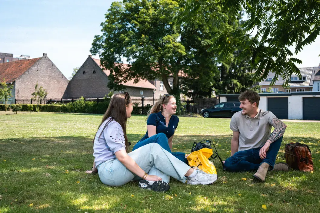 Park Grasveld Lachend Zuyd Hogeschool Sittard