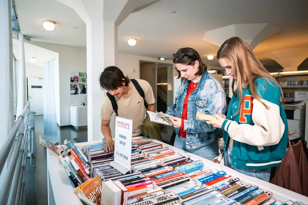 Slices of student life glaspaleis